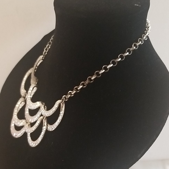 STACKED Hammered Silver Tone Statement Necklace - Picture 4 of 5